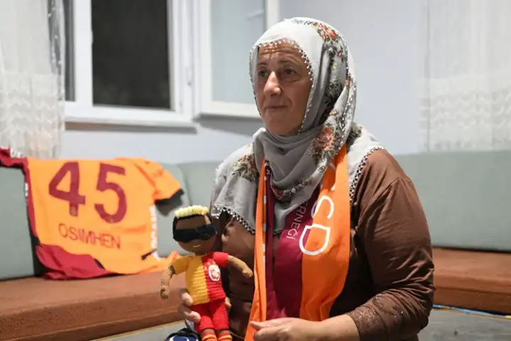 Osimhen’e bebek örmüştü! Kayserili Neslihan teyze: 4 evladım vardı, beşincisi Osimhen oğlum oldu