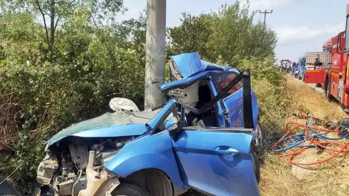 Otomobil beton direğe çarptı; 2 çocuk hayatını kaybetti