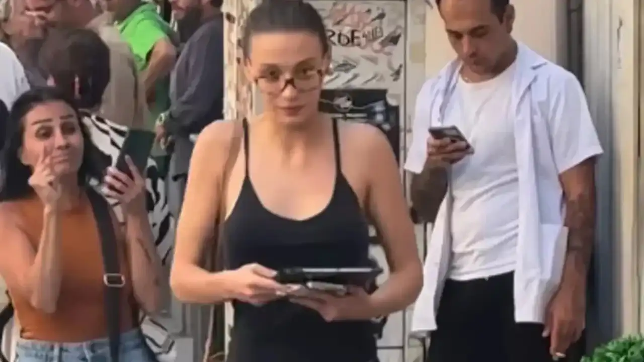 Sümeyye Aydoğan’ın hayranına tavrı olay oldu: Sırtını dönüp uzaklaştı!