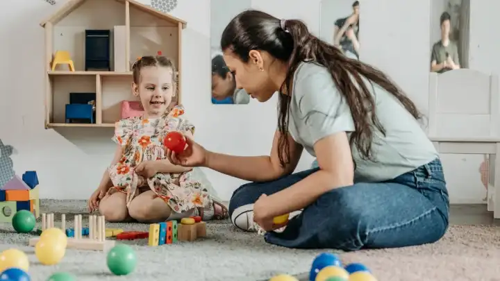 Türkiye’de çocuk bakımında yeni dönem: Kamu kurumlarında kreş sayısı katlanıyor
