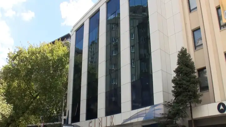 Ünlü klinikte saç ekimi can aldı!