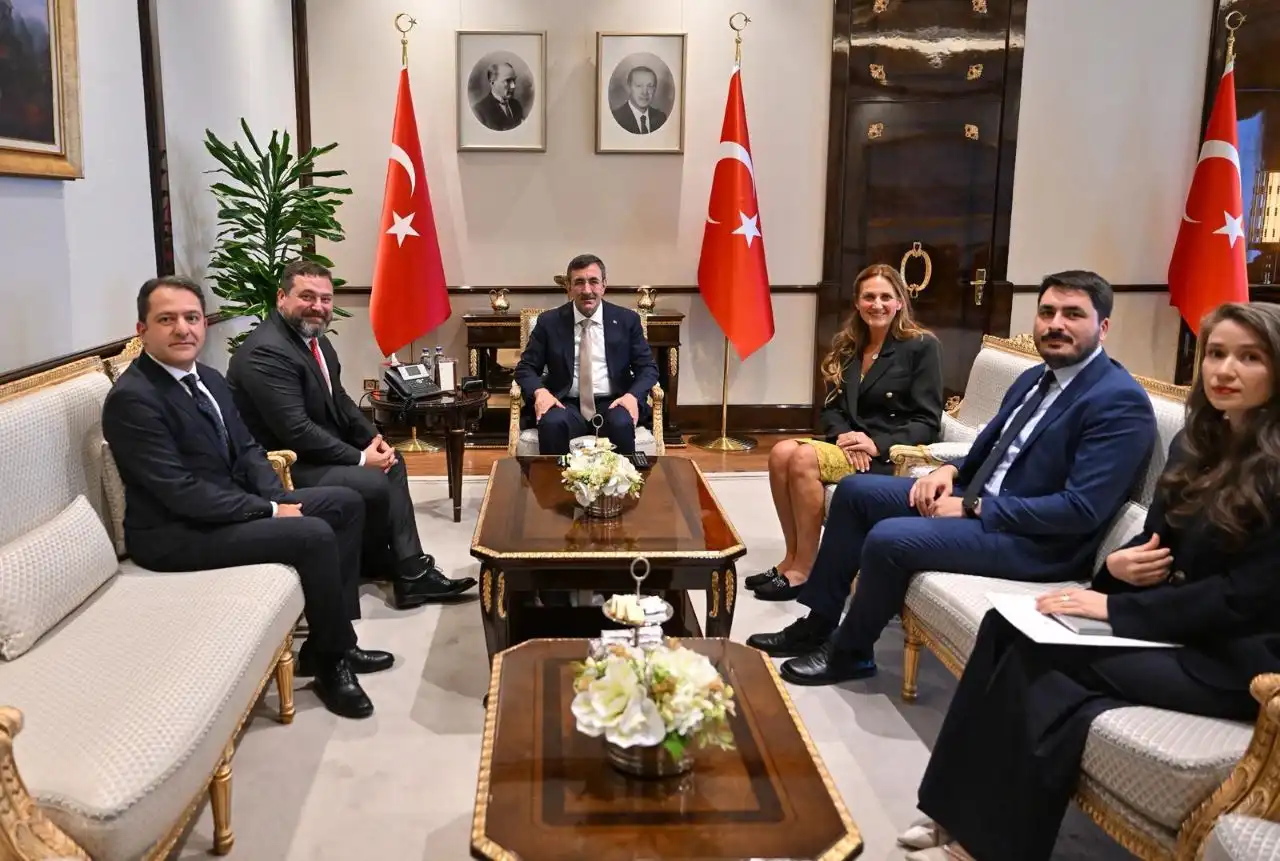 Cumhurbaşkanı Yardımcısı Cevdet Yılmaz, Hepsiburada CEO’su Mikheil Lomtadze’yi kabul etti