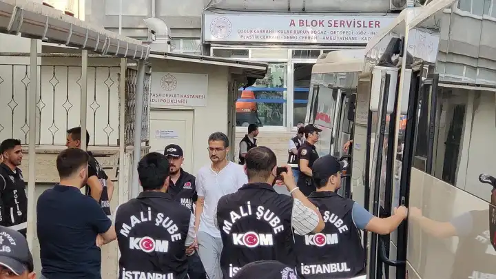 İBB'ye Yönelik Yolsuzluk Soruşturmasında 5 Kişi Tutuklandı