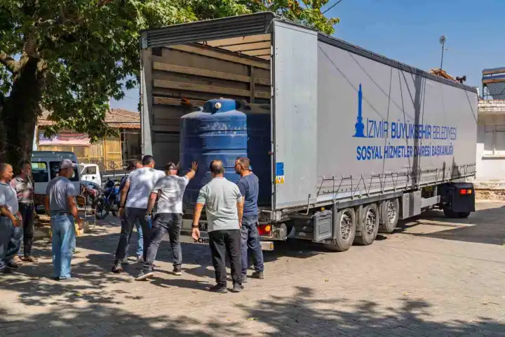 İzmir Büyükşehir’den yangın bölgesine su deposu desteği