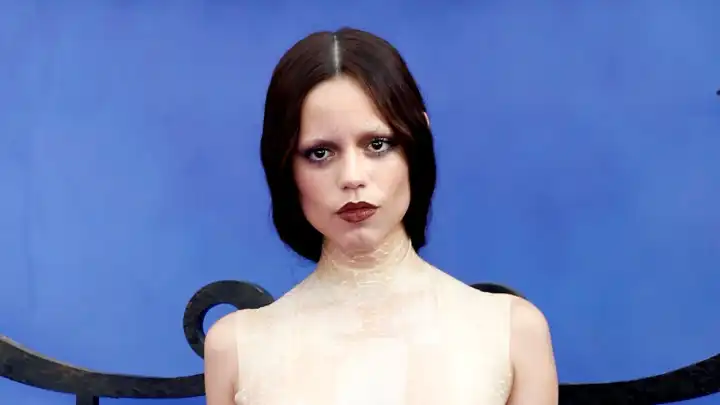 Jenna Ortega’nın yüzündeki değişim sosyal medyayı salladı