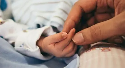 Kuşadası'nda bebek skandalı:Doktor para karşılığı çocuk satın aldı!