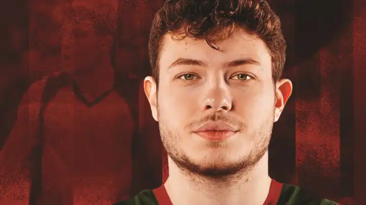Ege Özçelik, Karşıyaka’da