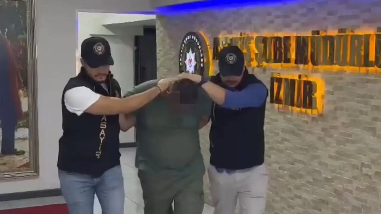 İzmir’de çifte cinayet! Kötü koku ihbarı kan dondurdu