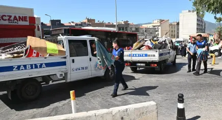Karabağlar Belediyesi'nden kaldırım işgallerine ceza!