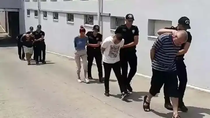 Adana’da torbacı operasyonu: 8 kişi tutuklandı