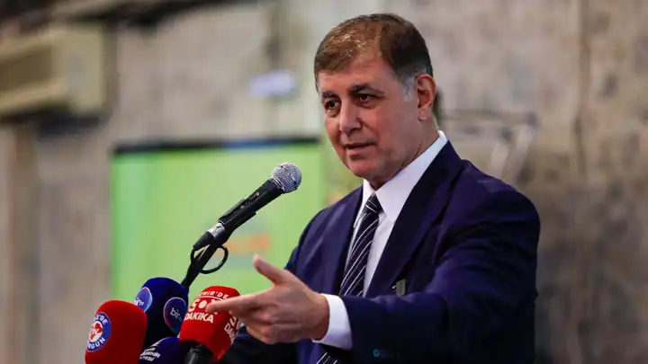 Başkan Tugay’dan iktidara algı operasyonu eleştirisi: AK Parti'li siyasetçiler algı çalışması yapıyor