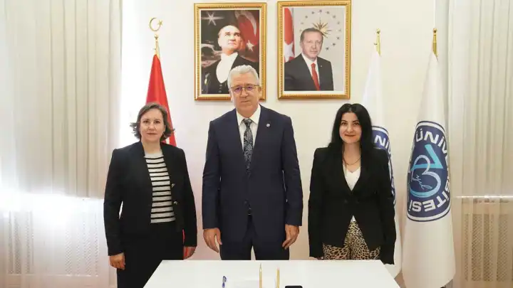 EÜ’nün buluşuna fayfalı model tescili
