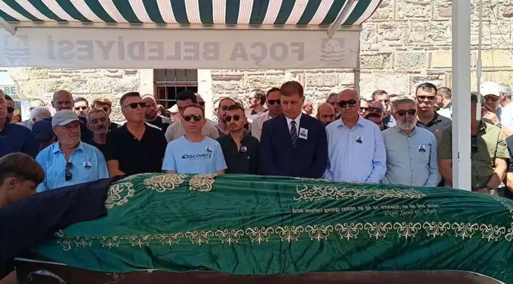 Foça’nın eski Belediye Başkanı Dirim’in Oğlu Kerem Dirim toprağa verildi