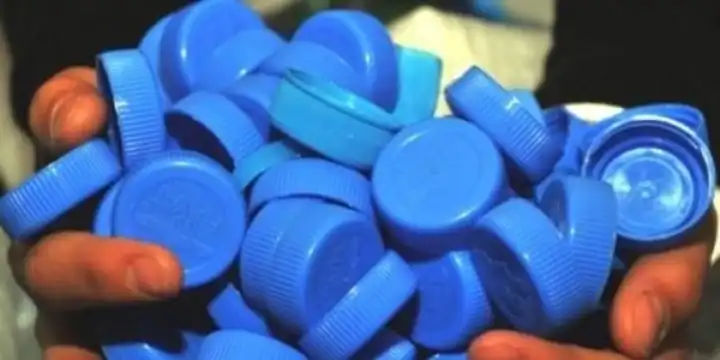 Karşıyaka'da engelli bireyler için tekerlekli sandalye için plastik kapak toplanacak