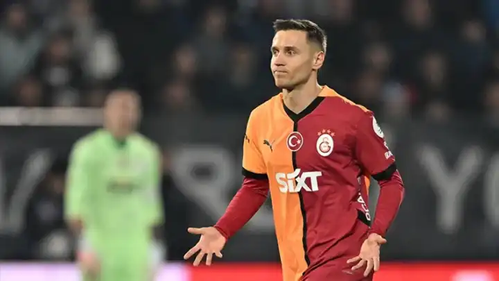 Polonyalı kanat oyuncusu Przemyslaw Frankowski kimdir?