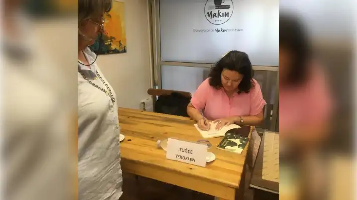 Sözcüklerin İzinde kitabı edebiyatseverlerle buluştu