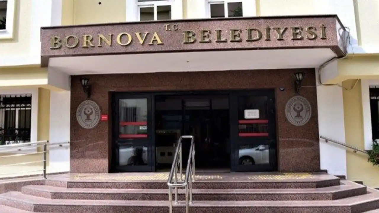 Bornova’dan öğrencilere eğitim yolculuğunda destek