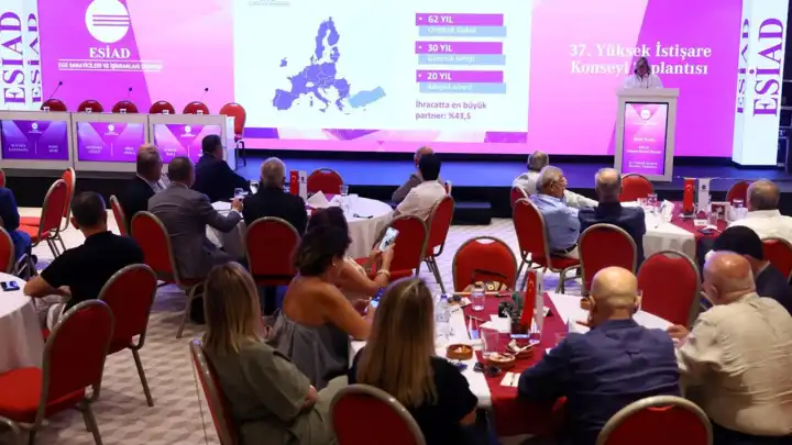 ESİAD'ın toplantısı İzmir'de düzenlendi