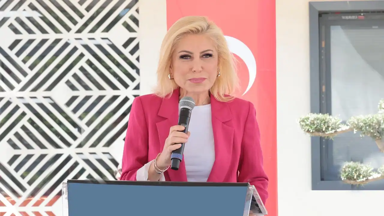 Şebnem Bursalı’dan Cemil Tugay’a sert yanıt: İzmir artık mazeret değil maharet bekliyor