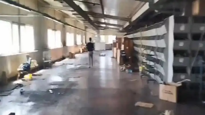 Ayakkabı fabrikası sahipleri, işçileri izne çıkarıp fabrikayı başkasına satarak ortadan kayboldu