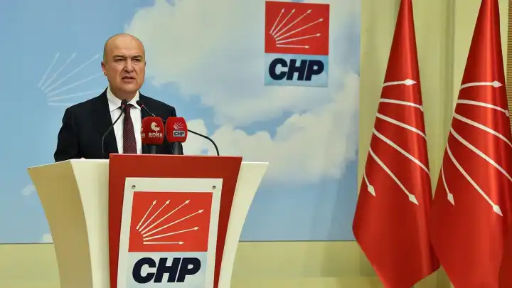 CHP’li Murat Bakan, sahte belgelerle Türk vatandaşlığı alanları Meclis’e taşıdı