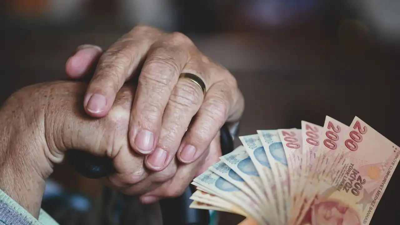 Emeklilere büyük promosyon yarışı: Hangi banka ne kadar ödüyor? En yüksek promosyon veren bankalar listesi!
