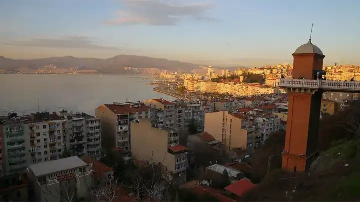 İzmir haber: Tarihi Asansör’de intihar iddiası