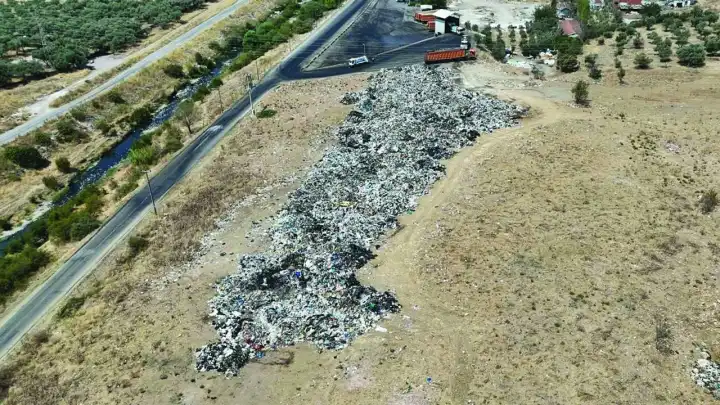 Kemalpaşa'da çöp krizi: Transfer edilmiyor iddiası