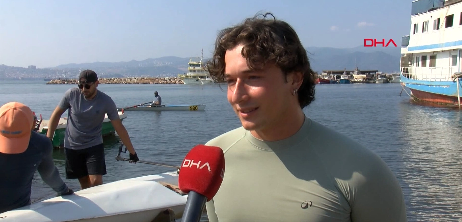 Paralimpik sporcu, kendisi gibi engellileri spora teşvik ediyor başlıklı video haberin görseli