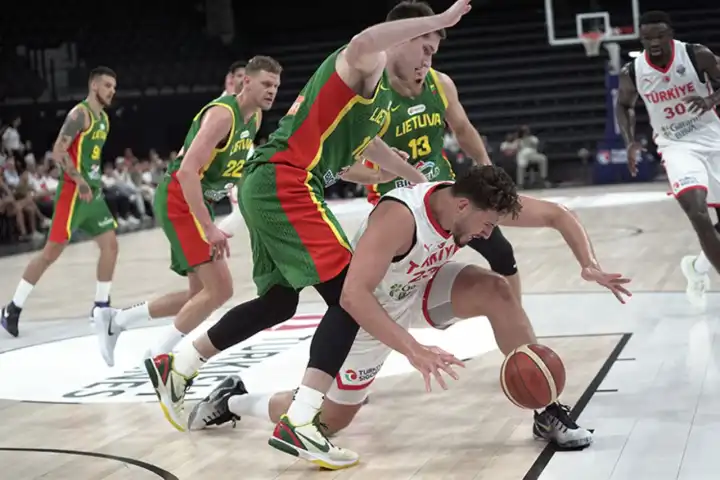 A Milli Erkek Basketbol Takımı ilk hazırlık maçında Litvanya’ya mağlup oldu