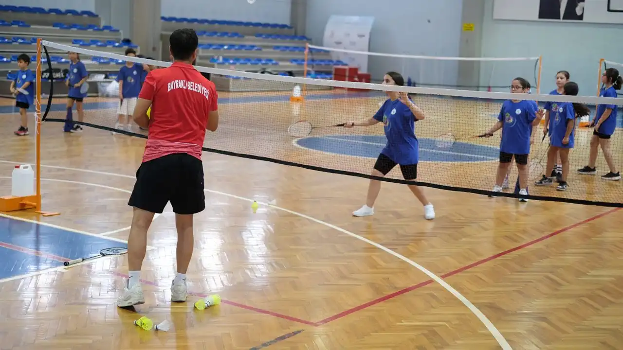 Bayraklı'da çocuklar vakitlerini dolu dolu geçiriyor