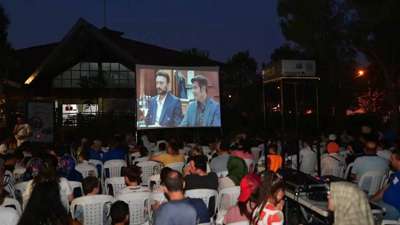 Bornova’da Açıkhava Sinema Günleri başladı