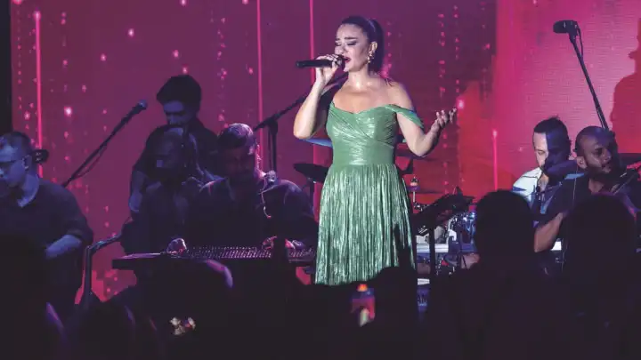 Derya Bedavacı, Sığacık Joy'da sahne alacak
