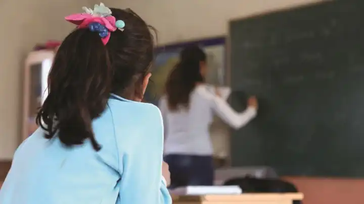 Proje okullarında mevzuat dışı atamaya Eğitim-Sen’den tepki