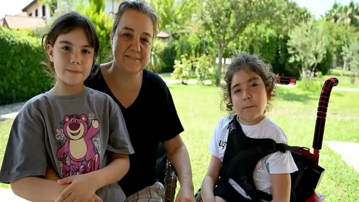 SMA hastası Çağla’nın tedavisi için gerekli olan para toplandı: Küçük Çağla artık ayakta durabiliyor