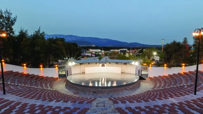 Buca Zeki-Metin Amfi Tiyatrosu yıllar sonra ilk kez seyircisiyle buluşacak