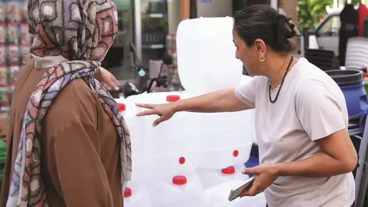 İzmirliler su kesintilerine karşı soluğu bidoncuda aldı