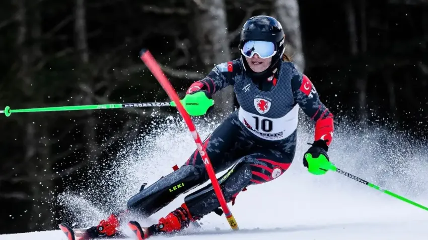 Türkiye’nin en çok milli olan kayakçısı Sıla Kara’dan kahramanlık öyküsü haberinin görseli