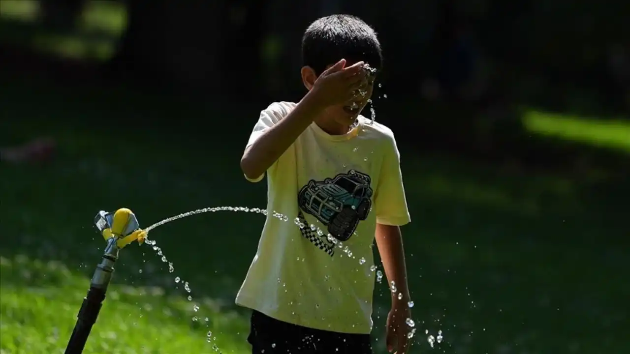 Türkiye kavruluyor: 22 kentte termometreler 40 derecenin üzerinde