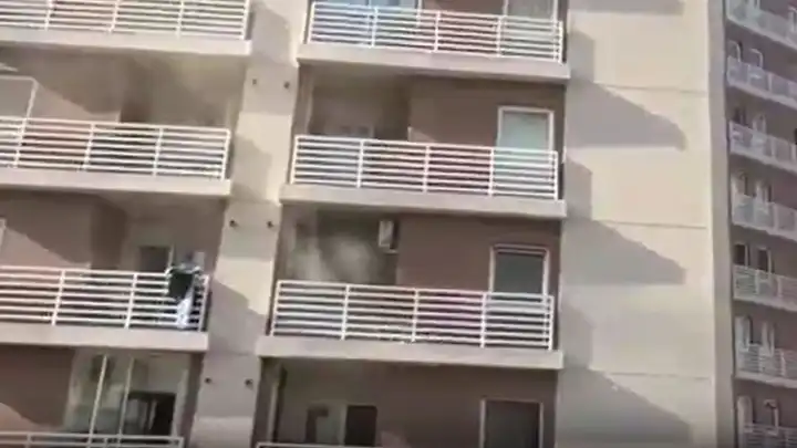 Bağcılar'da 12 katlı binada yangın paniği