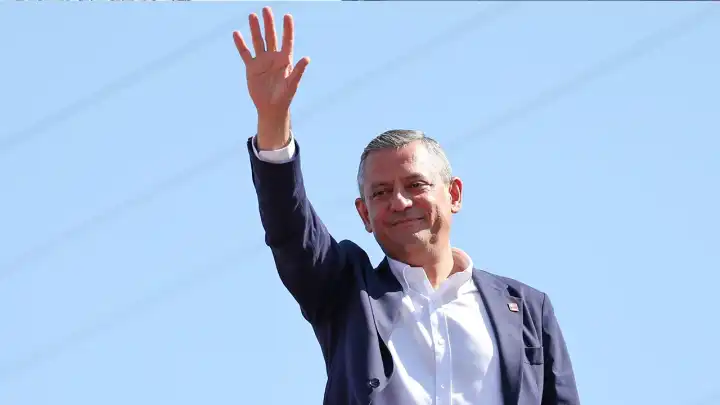Özgür Özel: Hepimizin yeri Cumhuriyet Halk Partisi