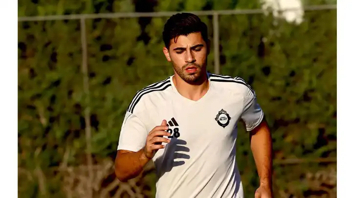 Altay'da alacakları ödenmeyen Mehmet Gündüz ayrıldı