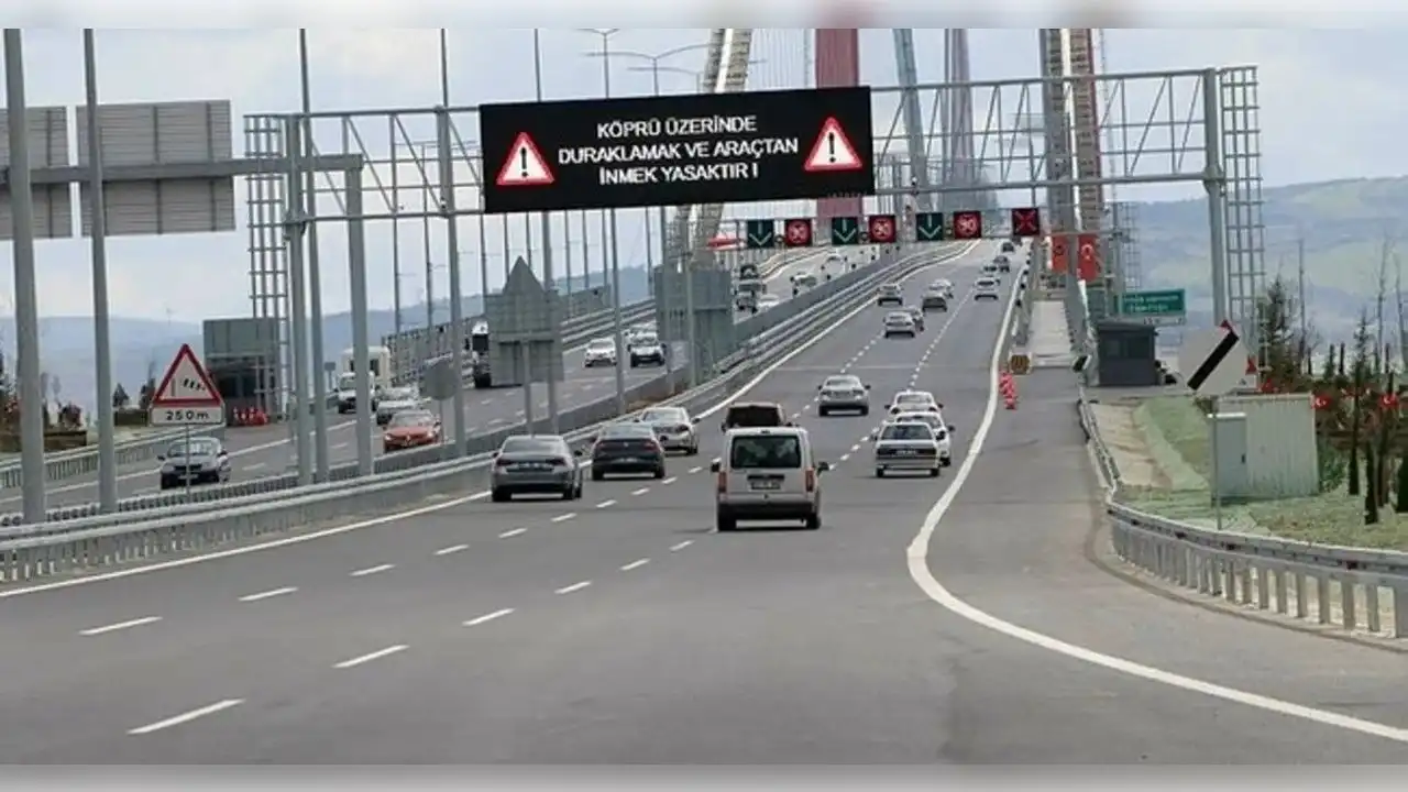 Çanakkale - İzmir karayolu trafiğe kapatıldı