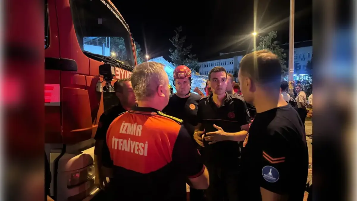 İzmir İtfaiyesi Balıkesir’i yalnız bırakmadı haberinin görseli
