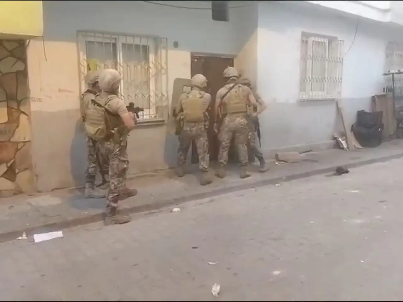 ‘Sazan Sarmalı’ dolandırıcılığına Diyarbakır merkezli ‘olta’ operasyonu