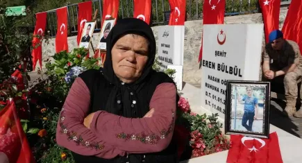Şehit Eren Bülbül, vefatının 8. yılında kabri başında anıldı