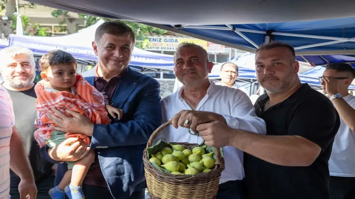 Başkan Tugay Torbalı&#039;da: Her türlü güçlüğü hep beraber aşacağız haberinin görseli