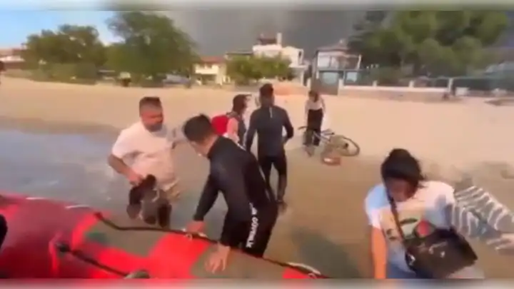 Çanakkale’deki yangında mahsur kalan kişiler kurtarıldı