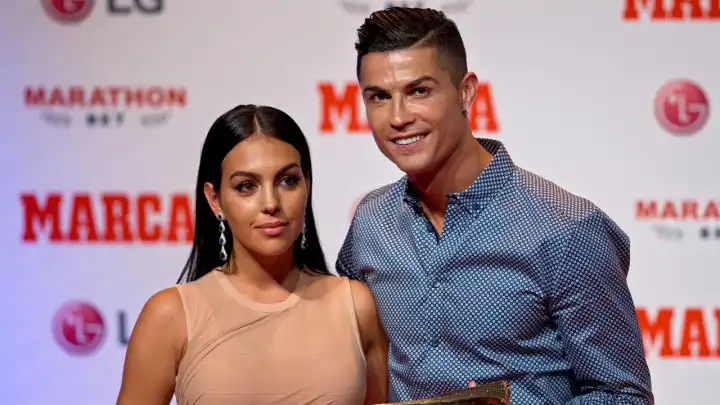 Cristiano Ronaldo, Georgina’ya evlilik teklif etti: Yüzüğün değeri dudak uçuklattı