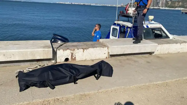 İzmir haber: Denizde erkek cesedi bulundu